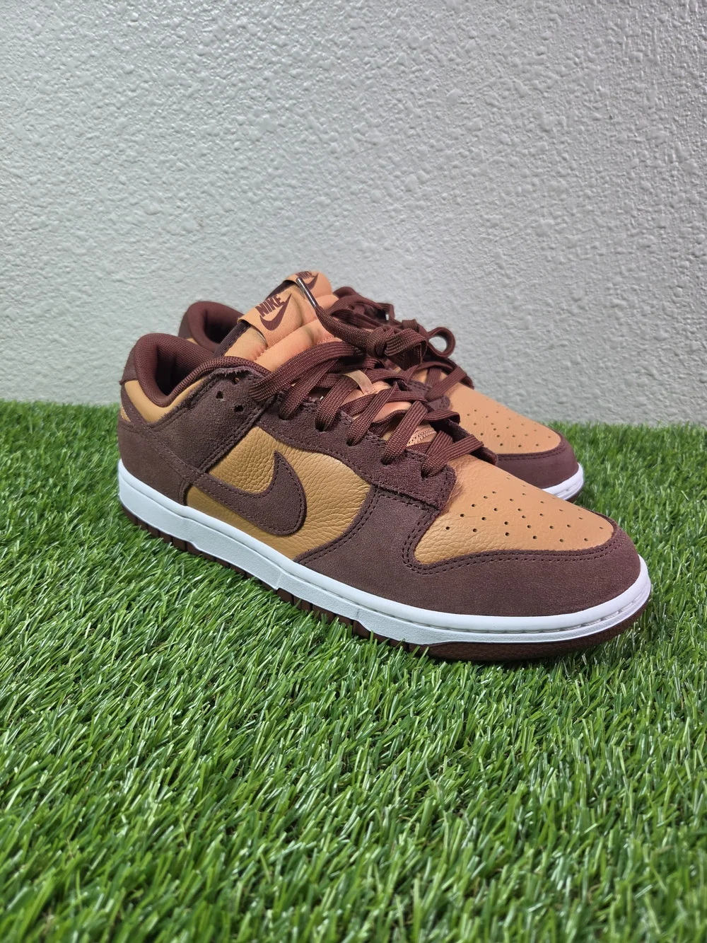 Nike Dunk Low Retro SE Amber Brown Suede Men  Size 10.5 FQ8249-200